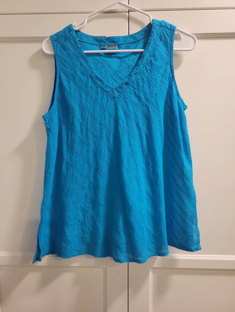 Tianello Blue Sleeveless Bias Cut Cotton V-Neck Women's Top, Medium
